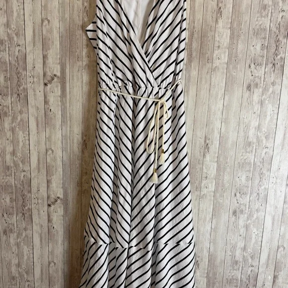 J. Jill Heather V-Neck Striped Tasseled Rope Viscose Dress - Picture 2 of 9